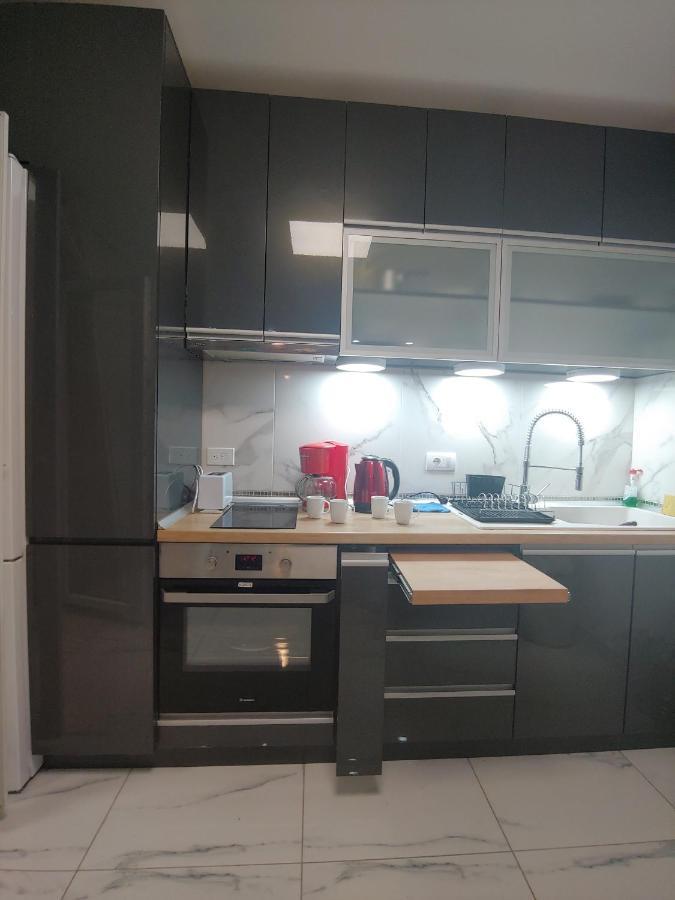 New!90Sqm10Minairport2Bedrooms Солун Екстериор снимка
