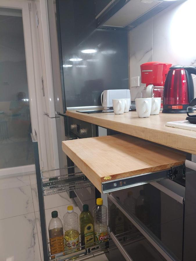 New!90Sqm10Minairport2Bedrooms Солун Екстериор снимка